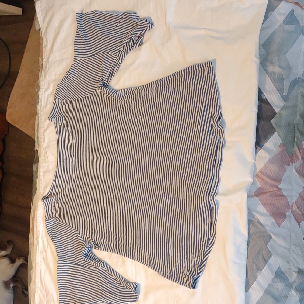 Flared sleeve top